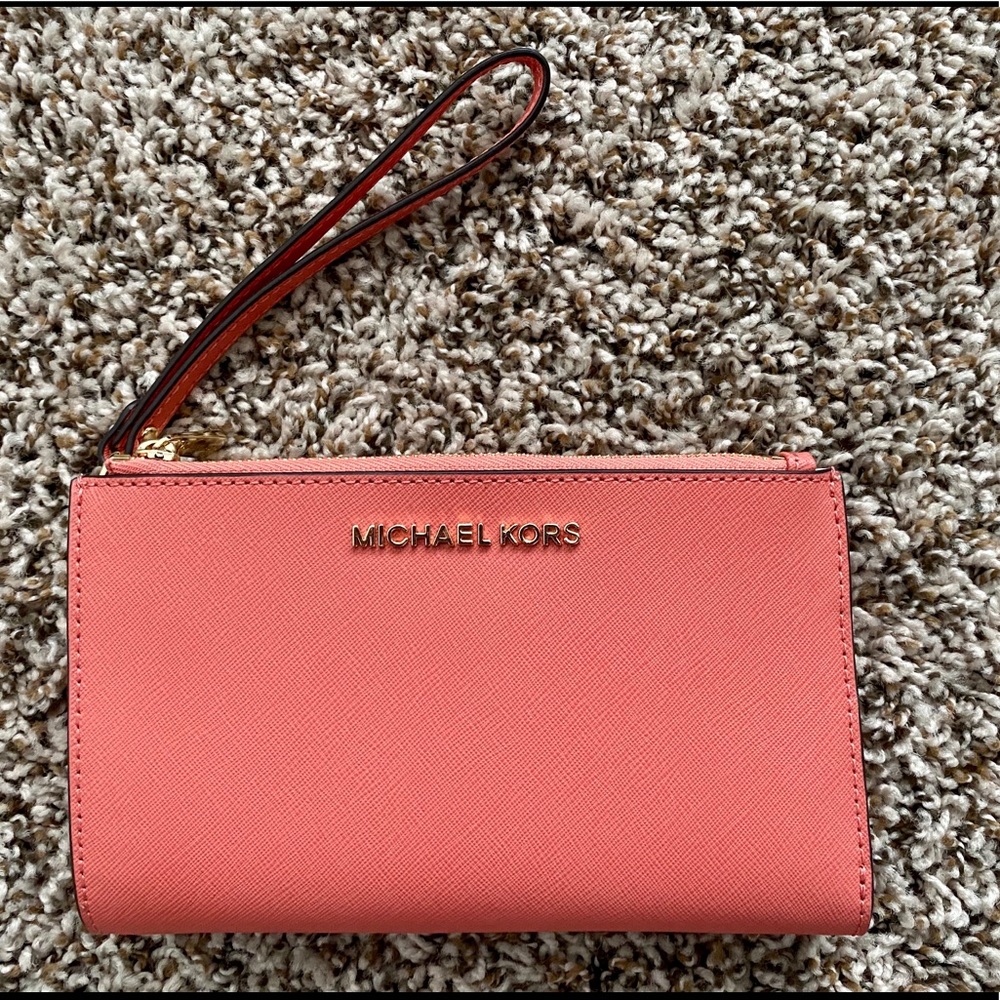 Michael Kors Jet Set Travel Wristlet NWOT